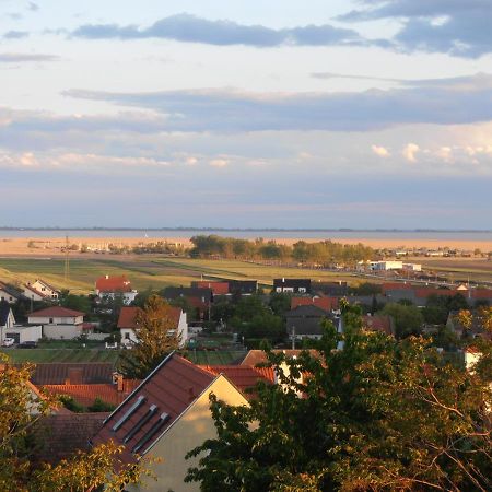 Ferienwohnung Am Kirchberg Йойс Екстериор снимка