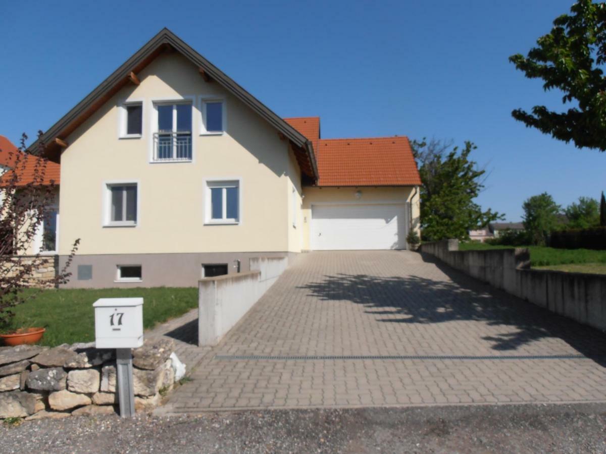 Ferienwohnung Am Kirchberg Йойс Екстериор снимка