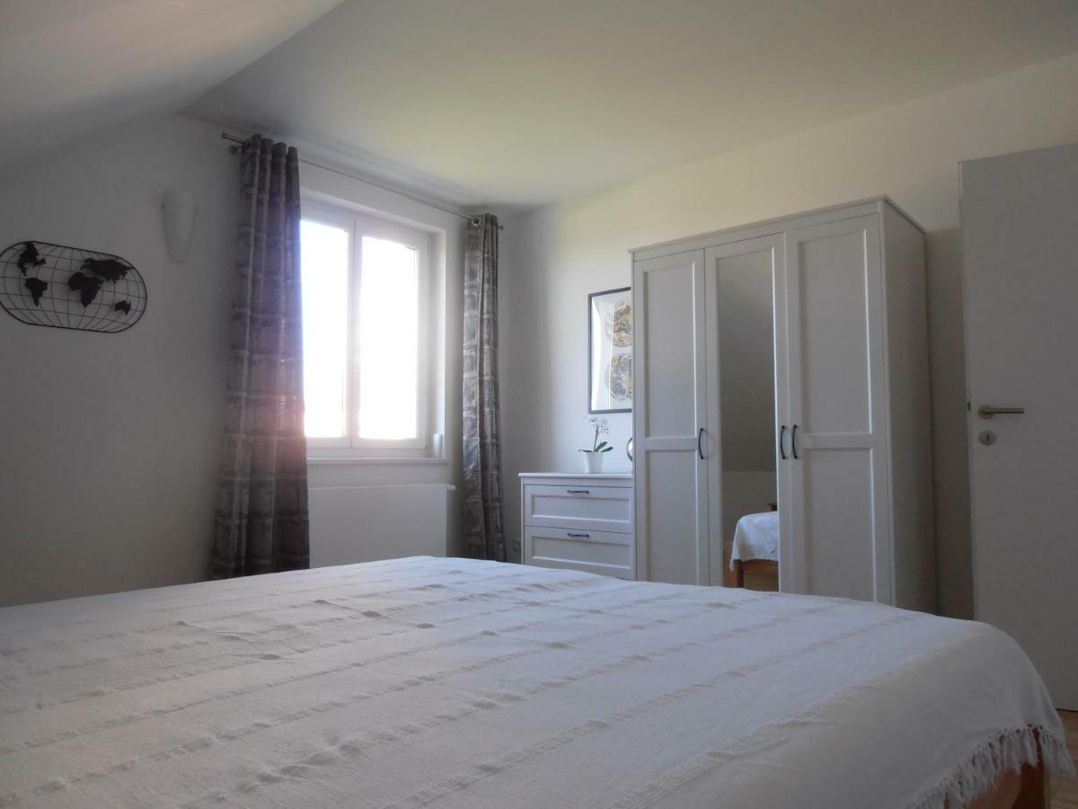 Ferienwohnung Am Kirchberg Йойс Екстериор снимка
