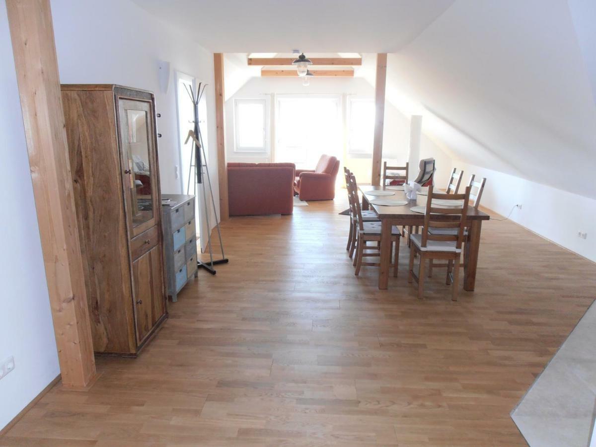 Ferienwohnung Am Kirchberg Йойс Екстериор снимка