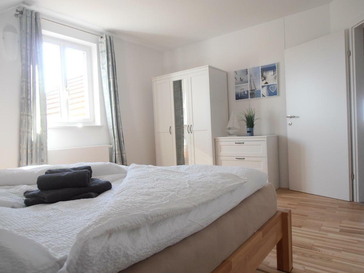 Ferienwohnung Am Kirchberg Йойс Екстериор снимка