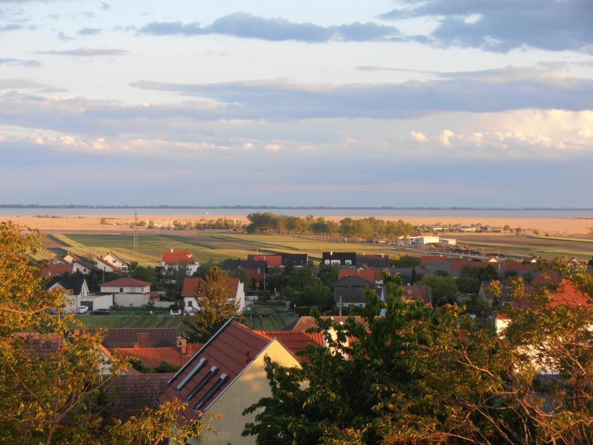 Ferienwohnung Am Kirchberg Йойс Екстериор снимка